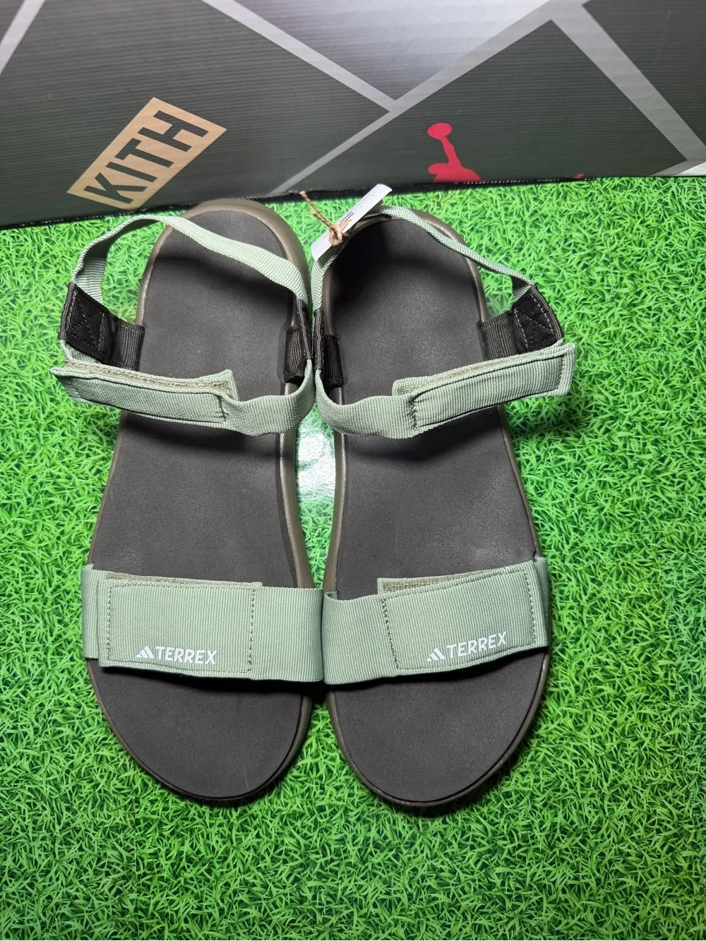 adidas Terrex Hydroterra Light Sandals JR8403 Olive Strata Tent Green Men’s Sz 9